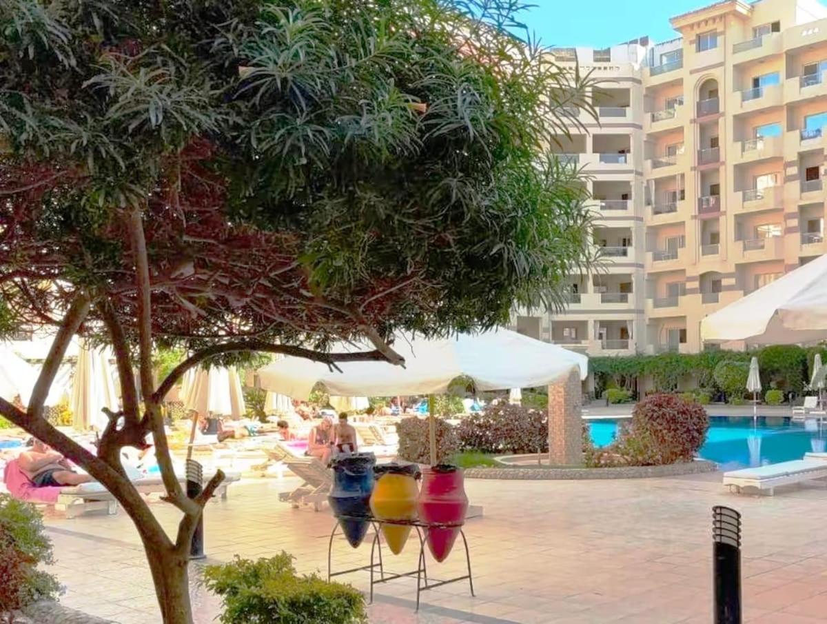 Florenza Khamsin, I415-b Apartment